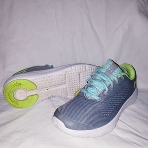 Girls Kids Under Armour Sneakers Size 1